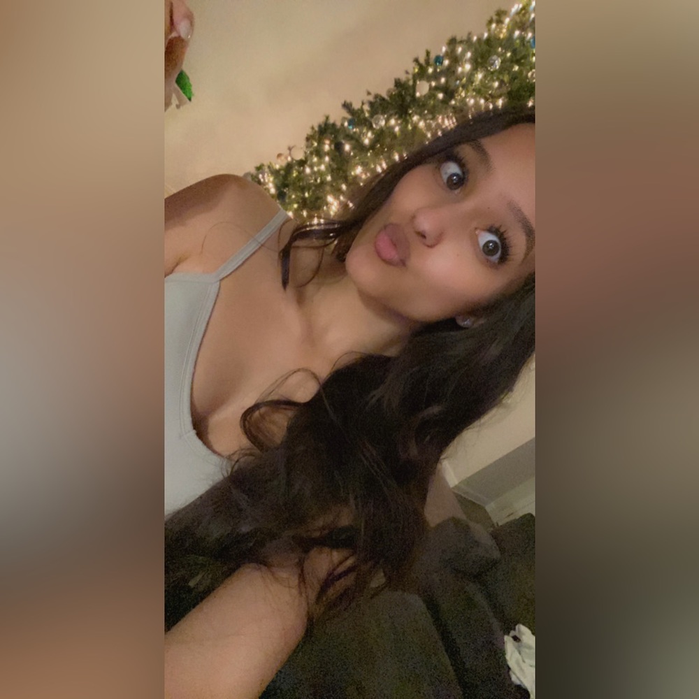 Meet your Posher, Alazhia